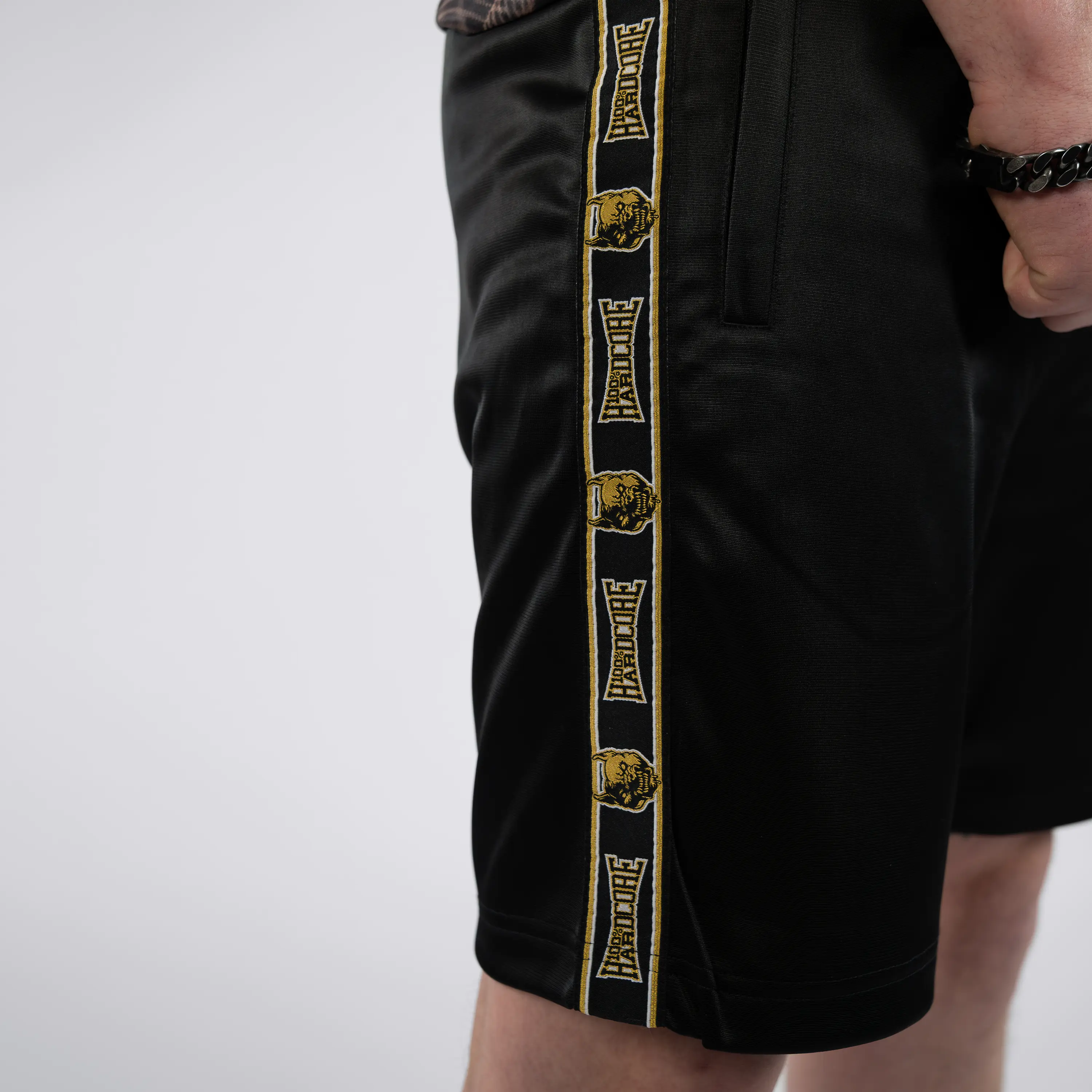 100% Hardcore Short Training Pants Essential Gold - Image 5